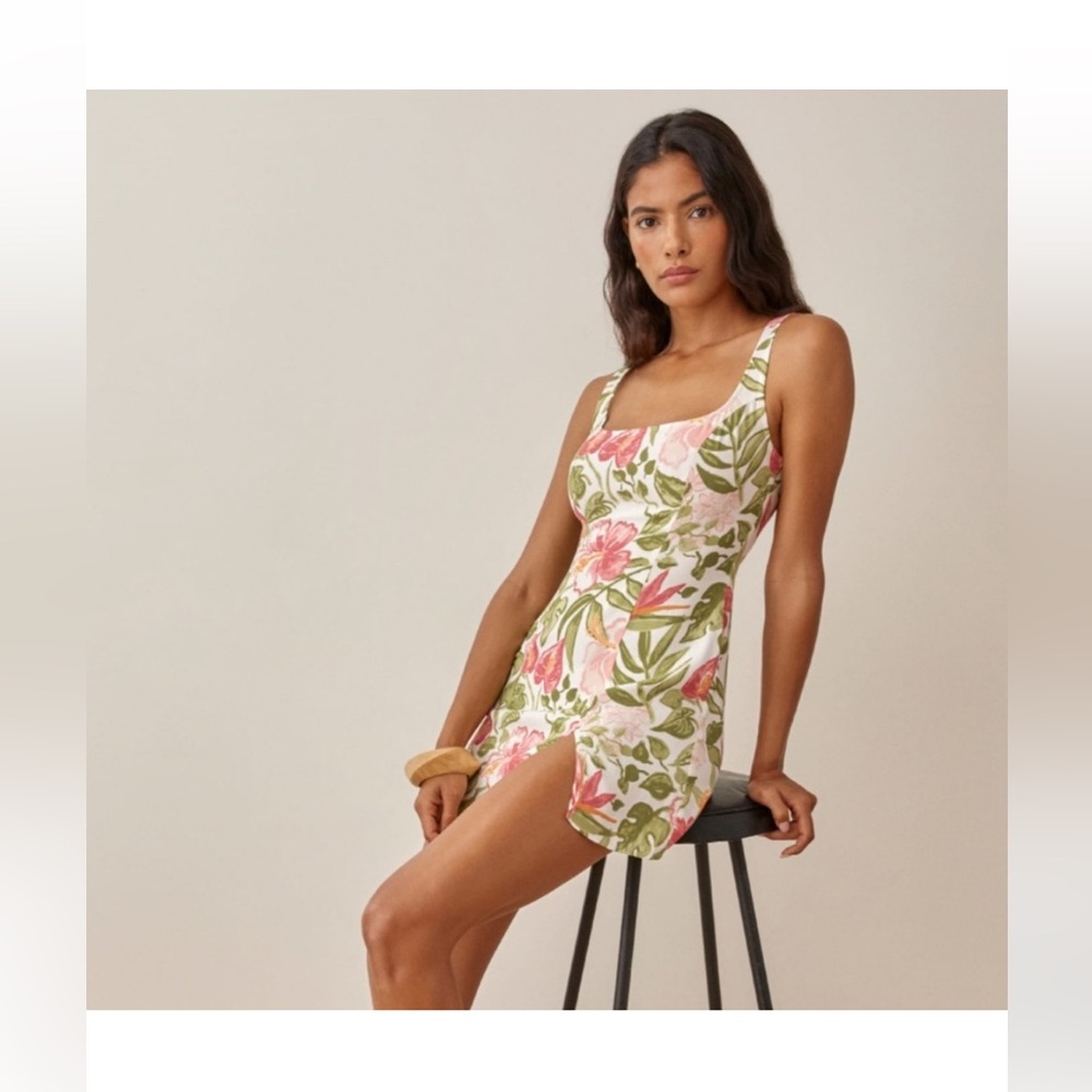 Reformation Noha dress in Kauai size 2